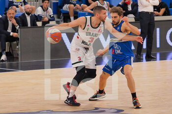 2021-03-18 - Stefano Bossi (Urania Basket Milano)  contrastato da Francesco Guerra (Agribertocchi Orzinuovi Basket)  - URANIA MILANO VS ORZI BASKET - ITALIAN SERIE A2 - BASKETBALL