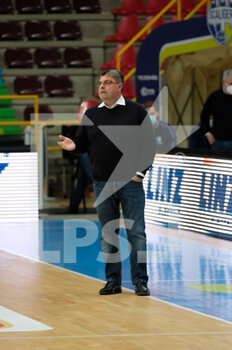 2021-04-17 - Alessandro Ramagli - Head Coach - Scaligera Basket Tezenis Verona - TEZENIS VERONA VS REALE MUTUA TORINO - ITALIAN SERIE A2 - BASKETBALL
