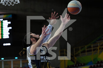 2021-04-17 - Rimbalzo di Daniele Toscano - Reale Mutua Basket Torino - TEZENIS VERONA VS REALE MUTUA TORINO - ITALIAN SERIE A2 - BASKETBALL