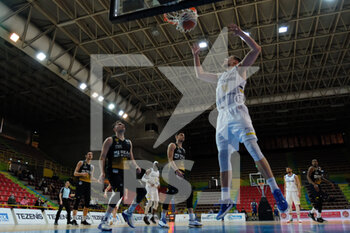 2021-04-17 - Francesco Candussi - Scaligera Basket Tezenis Verona a rimbalzo. - TEZENIS VERONA VS REALE MUTUA TORINO - ITALIAN SERIE A2 - BASKETBALL