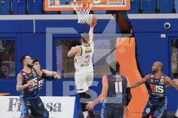 2021-05-01 - Stefano Bossi (Urania Basket Milano) a canestro  - URANIA MILANO VS TOP SECRET FERRA - ITALIAN SERIE A2 - BASKETBALL