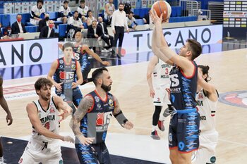 2021-05-01 - Nicolò Dellosto (Kleb Basket Top Secret Ferrara)  al tiro  - URANIA MILANO VS TOP SECRET FERRA - ITALIAN SERIE A2 - BASKETBALL