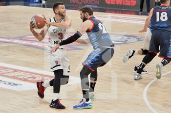 2021-05-01 - Stefano Bossi (Urania Basket Milano)  contrastato da Alessandro Panni (Kleb Basket Top Secret Ferrara)  - URANIA MILANO VS TOP SECRET FERRA - ITALIAN SERIE A2 - BASKETBALL