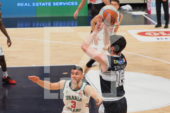 2021-05-12 - Valerio Staffieri (Atlante Eurobasket Roma)  contrastato da Stefano Bossi (Urania Basket Milano)  - URANIA MILANO VS ATLANTE EUROBASKET ROMA - ITALIAN SERIE A2 - BASKETBALL