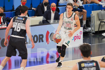 2021-05-12 - Nik Raivio (Urania Basket Milano) ostacolato da Valerio Staffieri (Atlante Eurobasket Roma)  - URANIA MILANO VS ATLANTE EUROBASKET ROMA - ITALIAN SERIE A2 - BASKETBALL