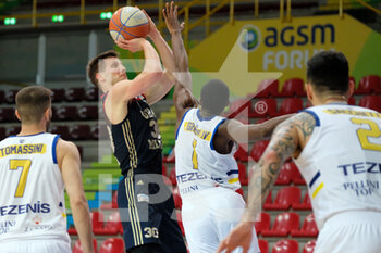 2021-05-24 - Tiro in sospensione di Nik Raivio - Urania Basket Milano - PLAYOFF TEZENIS VERONA VS URANIA MILANO (GARA 2) - ITALIAN SERIE A2 - BASKETBALL