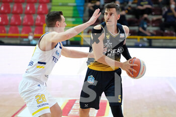 2021-06-10 - Mirza Alibegovic - Reale Mutua Basket Torino - SEMIFINALI PLAYOFF GARA 3 - TEZENIS VERONA VS REALE MUTUA TORINO - ITALIAN SERIE A2 - BASKETBALL