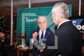 2019-10-31 - Rocco Commisso con la rivista Sportweek - SPORTWEEK TALK - OTHER - SOCCER