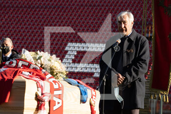 2020-12-13 - franco vannini (calciatore perugia calcio anni 70) durante il discorso in memoria di paolo rossi - COMMEMORAZIONE PER PAOLO ROSSI ALLO STADIO CURI DI PERUGIA - OTHER - SOCCER