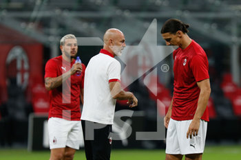 2020-09-05 - Zlatan Ibrahimovic (AC Milan) parla con Stefano Pioli (AC Milan) prima della partita - MILAN VS MONZA - FRIENDLY MATCH - SOCCER