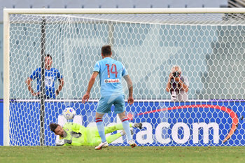 2020-09-12 - Bartlomiej Dragowski (Fiorentina) saves the penalty - FIORENTINA VS REGGIANA - FRIENDLY MATCH - SOCCER