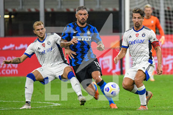 2020-09-19 - Giuseppe Sibilli (Pisa) Aleksandar Kolarov (Inter) Gaetano Masucci (Pisa) dx - INTER VS PISA - FRIENDLY MATCH - SOCCER