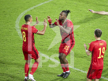 2020-11-11 - Michy Batshuayi of Belgium celebrates his goal with Youri Tielemans (left) during the international friendly football match between Belgium and Switzerland on November 11, 2020 at King Power at Den Dreef Stadion in Leuven, Louvain, Belgium - Photo Jean Catuffe / DPPI - FRIENDLY FOOTBALL MATCH BETWEEN BELGIUM AND SWITZERLAND - FRIENDLY MATCH - SOCCER