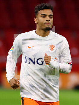 2020-11-11 - Owen Wijndal of The Netherlands warms up before the International Friendly football match between Netherlands and Spain on november 11, 2020 at Johan Cruijff Arena in Amsterdam, Netherlands - Photo Marcel ter Bals / Orange Pictures / DPPI - FRIENDLY FOOTBALL MATCH BETWEEN NETHERLANDS AND SPAIN - FRIENDLY MATCH - SOCCER