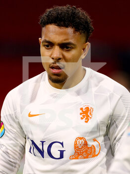 2020-11-11 - Donyell Malen of The Netherlands warms up before the International Friendly football match between Netherlands and Spain on november 11, 2020 at Johan Cruijff Arena in Amsterdam, Netherlands - Photo Marcel ter Bals / Orange Pictures / DPPI - FRIENDLY FOOTBALL MATCH BETWEEN NETHERLANDS AND SPAIN - FRIENDLY MATCH - SOCCER