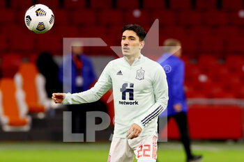 2020-11-11 - Hector Bellerin of Spain warms up before the International Friendly football match between Netherlands and Spain on november 11, 2020 at Johan Cruijff Arena in Amsterdam, Netherlands - Photo Marcel ter Bals / Orange Pictures / DPPI - FRIENDLY FOOTBALL MATCH BETWEEN NETHERLANDS AND SPAIN - FRIENDLY MATCH - SOCCER