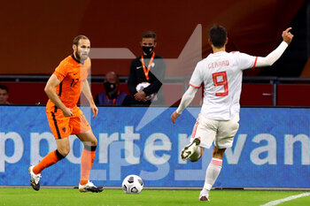2020-11-11 - Daley Blind of The Netherlands, Gerard Moreno of Spain during the International Friendly football match between Netherlands and Spain on november 11, 2020 at Johan Cruijff Arena in Amsterdam, Netherlands - Photo Marcel ter Bals / Orange Pictures / DPPI - FRIENDLY FOOTBALL MATCH BETWEEN NETHERLANDS AND SPAIN - FRIENDLY MATCH - SOCCER