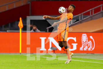 2020-11-11 - Denzel Dumfries of The Netherlands during the International Friendly football match between Netherlands and Spain on november 11, 2020 at Johan Cruijff Arena in Amsterdam, Netherlands - Photo Marcel ter Bals / Orange Pictures / DPPI - FRIENDLY FOOTBALL MATCH BETWEEN NETHERLANDS AND SPAIN - FRIENDLY MATCH - SOCCER