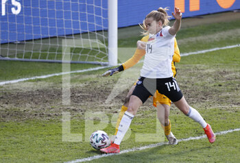 2021-04-13 - Laura Freigang of Germany and Cecilie Fiskerstrand of Norway during the International Women's Friendly football match between Germany and Norway on April 13, 2021 at Brita-Arena in Wiesbaden, Germany - Photo Heiko Becker / firo Sportphoto / DPPI - AMICHEVOLE NAZIONALE FEMMINILE 2021 - GERMANIA VS NORVEGIA - FRIENDLY MATCH - SOCCER