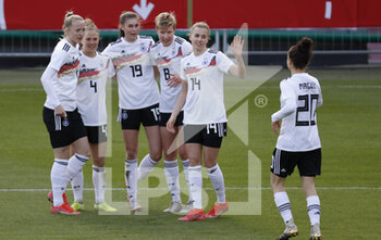 2021-04-13 - Paulina Krumbiegel of Germany celebrates the 3-1 goal with teammates during the International Women's Friendly football match between Germany and Norway on April 13, 2021 at Brita-Arena in Wiesbaden, Germany - Photo Heiko Becker / firo Sportphoto / DPPI - AMICHEVOLE NAZIONALE FEMMINILE 2021 - GERMANIA VS NORVEGIA - FRIENDLY MATCH - SOCCER
