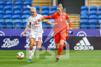 2021-04-13 - Denmark Pernille?Harder (captain) (10) battles for possession with Wales Sophie Ingle (4) during the International Women's Friendly football match between Wales and Denmark on April 13, 2021 at the Cardiff City Stadium in Cardiff, Wales - Photo Dan Minto / ProSportsImages / DPPI - AMICHEVOLE FEMMINILE 2021 - GALLES VS DANIMARCA - FRIENDLY MATCH - SOCCER
