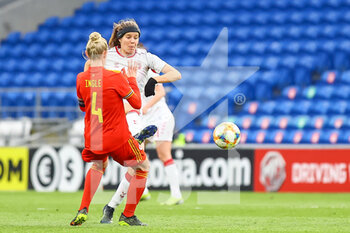 2021-04-13 - Wales Sophie Ingle (4) battles for possession with Denmark Sofie?Junge (13) during the International Women's Friendly football match between Wales and Denmark on April 13, 2021 at the Cardiff City Stadium in Cardiff, Wales - Photo Dan Minto / ProSportsImages / DPPI - AMICHEVOLE FEMMINILE 2021 - GALLES VS DANIMARCA - FRIENDLY MATCH - SOCCER