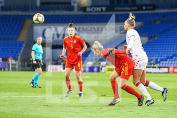 2021-04-13 - Wales Captain Sophie Ingle (4) heads clear from Denmark Stine Larsen (12) during the International Women's Friendly football match between Wales and Denmark on April 13, 2021 at the Cardiff City Stadium in Cardiff, Wales - Photo Dan Minto / ProSportsImages / DPPI - AMICHEVOLE FEMMINILE 2021 - GALLES VS DANIMARCA - FRIENDLY MATCH - SOCCER