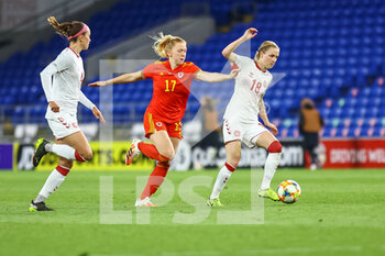 2021-04-13 - Wales Ceri Holland (17) battles with Denmark Sara?Thrige (18) during the International Women's Friendly football match between Wales and Denmark on April 13, 2021 at the Cardiff City Stadium in Cardiff, Wales - Photo Dan Minto / ProSportsImages / DPPI - AMICHEVOLE FEMMINILE 2021 - GALLES VS DANIMARCA - FRIENDLY MATCH - SOCCER