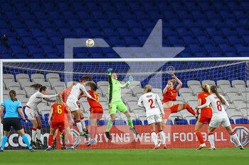 2021-04-13 - Wales Goalkeeper Laura O'Sullivan (1) punches the ball clear during the International Women's Friendly football match between Wales and Denmark on April 13, 2021 at the Cardiff City Stadium in Cardiff, Wales - Photo Dan Minto / ProSportsImages / DPPI - AMICHEVOLE FEMMINILE 2021 - GALLES VS DANIMARCA - FRIENDLY MATCH - SOCCER