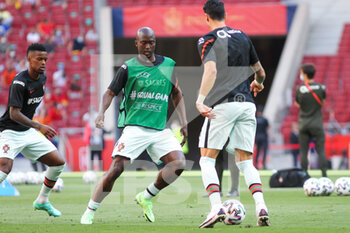 2021-06-04 - Danilo of Portugal warming up during the international friendly football match between Spain and Portugal on june 4, 2021 at Wanda Metropolitano stadium in Madrid, Spain - Photo Irina R Hipolito / Spain DPPI / DPPI - FRIENDLY FOOTBALL MATCH 2021 BETWEEN SPAIN VS PORTUGAL - FRIENDLY MATCH - SOCCER