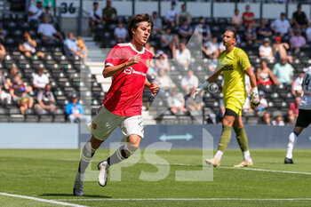 2021-07-18 - Facundo Pellistri (28) of Manchester United scores a goal and celebrates during the Pre-Season Friendly football match between Derby County and Manchester United on July 18, 2021 at the Pride Park in Derby, England - Photo Nigel Keene / ProSportsImages / DPPI - FRIENDLY MATCH BETWEEN DERBY COUNTY AND MANCHESTER UNITED  - FRIENDLY MATCH - SOCCER