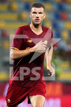 2021-07-25 - Edin Dzeko of Roma in action during the Friendly Pre-Season football match between AS Roma and Debrecen on July 25, 2021 at Stadio Benito Stirpe in Frosinone, Italy - Photo Federico Proietti / DPPI - FRIENDLY PRE-SEASON - AS ROMA AND DEBRECEN - FRIENDLY MATCH - SOCCER