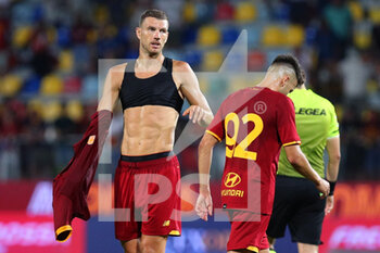 2021-07-25 - Edin Dzeko (L) and Stephan El Shaarawy (R) of Roma greet each other at the end of the Friendly Pre-Season football match between AS Roma and Debrecen on July 25, 2021 at Stadio Benito Stirpe in Frosinone, Italy - Photo Federico Proietti / DPPI - FRIENDLY PRE-SEASON - AS ROMA AND DEBRECEN - FRIENDLY MATCH - SOCCER