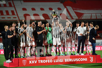 2021-07-31 - Daniele Rugani of Juventus Turin raise the trophy during pre season match valid for 25th Luigi Berlusconi Trophy in U-Power Stadium in Monza, Monza e Brianza, Italy - TROFEO LUIGI BERLUSCONI - MONZA VS JUVENTUS - FRIENDLY MATCH - SOCCER