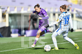 2021-02-14 - Valery Vigilucci (Fiorentina Femminile) and Lisa Alborghetti (Inter) - ACF FIORENTINA FEMMINILE VS FC INTERNAZIONALE  - WOMEN ITALIAN CUP - SOCCER