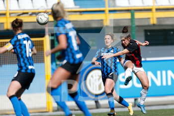 2021-03-14 - Valentina Bergamaschi (AC Milan) tiro alto - FC INTERNAZIONALE VS AC MILAN - WOMEN ITALIAN CUP - SOCCER