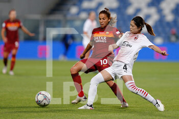 2021-05-30 - Yui Hasegawa (AC Milan) against Manuela Giugliano (AS Roma) - FINALE - MILAN VS ROMA - WOMEN ITALIAN CUP - SOCCER