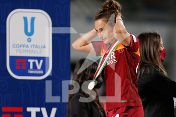 2021-05-30 - Tecla Pettenuzzo (AS Roma) with the medal - FINALE - MILAN VS ROMA - WOMEN ITALIAN CUP - SOCCER