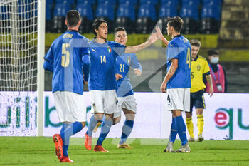 2020-11-18 - Youssef Maleh (Italia) festeggiato dai compagni per il gol - QUALIFICAZIONI EUROPEI - ITALIA U21 VS SVEZIA - UEFA EUROPEAN - SOCCER
