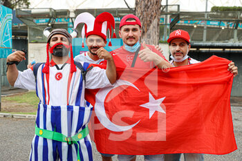 2021-06-11 - Fans of Turkey before the UEFA Euro 2020, Group A, football match between Turkey and Italy on June 11, 2021 at Stadio Olimpico in Rome, Italy - Photo Orange Pictures / DPPI - UEFA EURO 2020, GROUP A, FOOTBALL MATCH - TURKEY VS ITALY - UEFA EUROPEAN - SOCCER