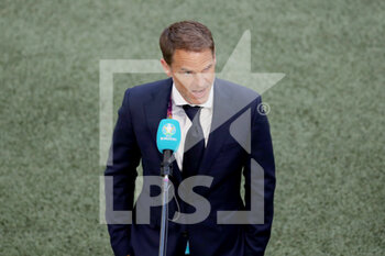 2021-06-14 - Coach Frank de Boer of the Netherlands before the UEFA Euro 2020, Group C football match between Netherlands and Ukraine on June 13, 2021 at the Johan Cruijff ArenA in Amsterdam, Netherlands - Photo Marcel ter Bals / Orange Pictures / DPPI - UEFA EURO 2020, GROUP C FOOTBALL - NETHERLANDS VS UKRAINE - UEFA EUROPEAN - SOCCER