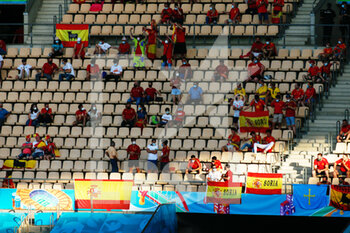 2021-06-14 - Fans of Spain are seen in stands during the UEFA EURO 2020, Group E football match between Spain and Sweden on June 14, 2021 at La Cartuja stadium in Seville, Spain - Photo Joaquin Corchero / Spain DPPI / DPPI - UEFA EURO 2020, GROUP E - SPAIN VS SWEDEN - UEFA EUROPEAN - SOCCER