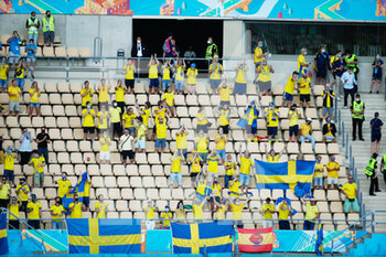 2021-06-14 - Fans of Sweden are seen in stands during the UEFA EURO 2020, Group E football match between Spain and Sweden on June 14, 2021 at La Cartuja stadium in Seville, Spain - Photo Joaquin Corchero / Spain DPPI / DPPI - UEFA EURO 2020, GROUP E - SPAIN VS SWEDEN - UEFA EUROPEAN - SOCCER
