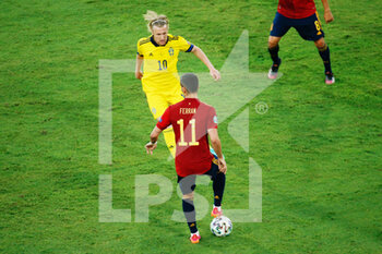 2021-06-14 - Ferran Torres of Spain and Emil Forsberg of Sweden during the UEFA EURO 2020, Group E football match between Spain and Sweden on June 14, 2021 at La Cartuja stadium in Seville, Spain - Photo Joaquin Corchero / Spain DPPI / DPPI - UEFA EURO 2020, GROUP E - SPAIN VS SWEDEN - UEFA EUROPEAN - SOCCER