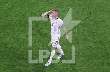 2021-06-15 - Toni Kroos of Germany at the final whistle during the UEFA Euro 2020, Group F football match between France and Germany on June 15, 2021 at Allianz Arena in Munich, Germany - Photo Jurgen Fromme / firo sportphoto / DPPI - UEFA EURO 2020, GROUP F - FRANCE VS GERMANY - UEFA EUROPEAN - SOCCER