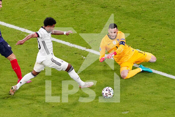2021-06-15 - Serge Gnabry of Germany, Goalkeeper Hugo Lloris of France during the UEFA Euro 2020, Group F football match between France and Germany on June 15, 2021 at Allianz Arena in Munich, Germany - Photo Andre Weening / Orange Pictures / DPPI - UEFA EURO 2020, GROUP F - FRANCE VS GERMANY - UEFA EUROPEAN - SOCCER