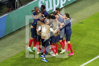 2021-06-15 - Karim Benzema of France celebrating his goal with his teammates that later got disallowed during the UEFA Euro 2020, Group F football match between France and Germany on June 15, 2021 at Allianz Arena in Munich, Germany - Photo Andre Weening / Orange Pictures / DPPI - UEFA EURO 2020, GROUP F - FRANCE VS GERMANY - UEFA EUROPEAN - SOCCER