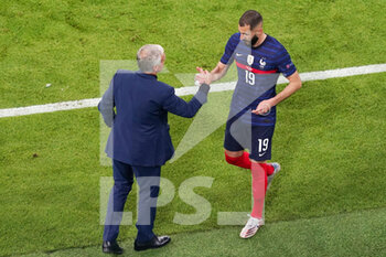 2021-06-15 - Coach Didier Deschamps, Karim Benzema of France during the UEFA Euro 2020, Group F football match between France and Germany on June 15, 2021 at Allianz Arena in Munich, Germany - Photo Andre Weening / Orange Pictures / DPPI - UEFA EURO 2020, GROUP F - FRANCE VS GERMANY - UEFA EUROPEAN - SOCCER