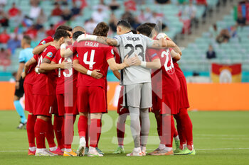 2021-06-16 - Turkey forms a huddle during the UEFA Euro 2020, Group A football match between Turkey and Wales on June 16, 2021 at Baku Olympic Stadium in Baku, Azerbaijan - Photo Orange Pictures / DPPI - UEFA EURO 2020, GROUP A - TURKEY VS WALES - UEFA EUROPEAN - SOCCER