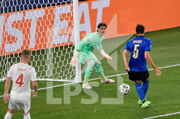 2021-06-16 - Goal of Manuel Locatelli of Italy 1-0 seen in action during the UEFA Euro 2020 Group A - Italy vs Switzerland at the Olimpic Stadium in Rome. - UEFA EURO 2020 GROUP A - ITALY VS SWITZERLAND - UEFA EUROPEAN - SOCCER